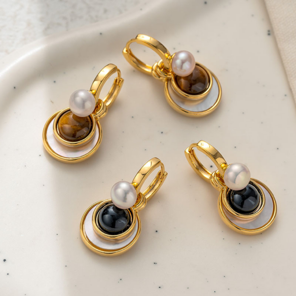 DIY Triple layer with pearl earrings, three optional earrings. The earrings consist of earrings and three dangles that can be freely varied in the way they are worn. The three dangles are made of the first layer of artificial pearls, the second layer of tiger or black stone, and the third layer of natural shells.