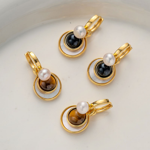 DIY Triple layer with pearl earrings, three optional earrings. The earrings consist of earrings and three dangles that can be freely varied in the way they are worn. The three dangles are made of the first layer of artificial pearls, the second layer of tiger or black stone, and the third layer of natural shells.