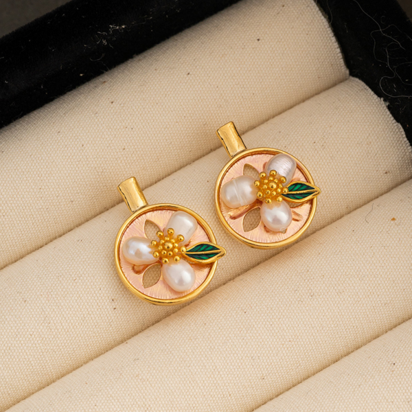 Natural Freshwater Pearls Oil Painting Earrings - Monet's Garden flower, the flower consists of 3 natural freshwater pearls with an alloy stamen in the center.