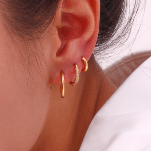 Classic Solid Circle Plain Earrings | Stainless Steel 18k Golden Mirror Finishing Plating | Daily Outfitting | Daily Waterproof | Minimalist Style